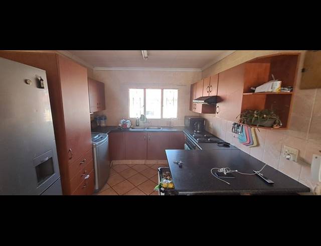 2 BEDROOM TOWNHOUSE FOR SALE IN BOKSBURG NORTH